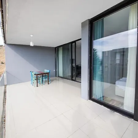 Vilă Comfy With Shared Pool And Gym In Milas