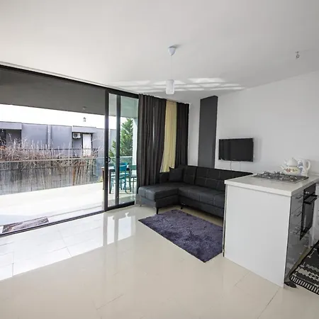 Comfy With Shared Pool And Gym In Milas